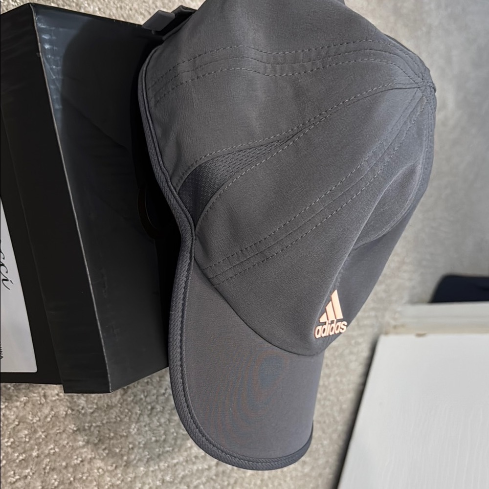 ❤️Adidas Gray Cap with Pink Logo - Picture 4 of 4